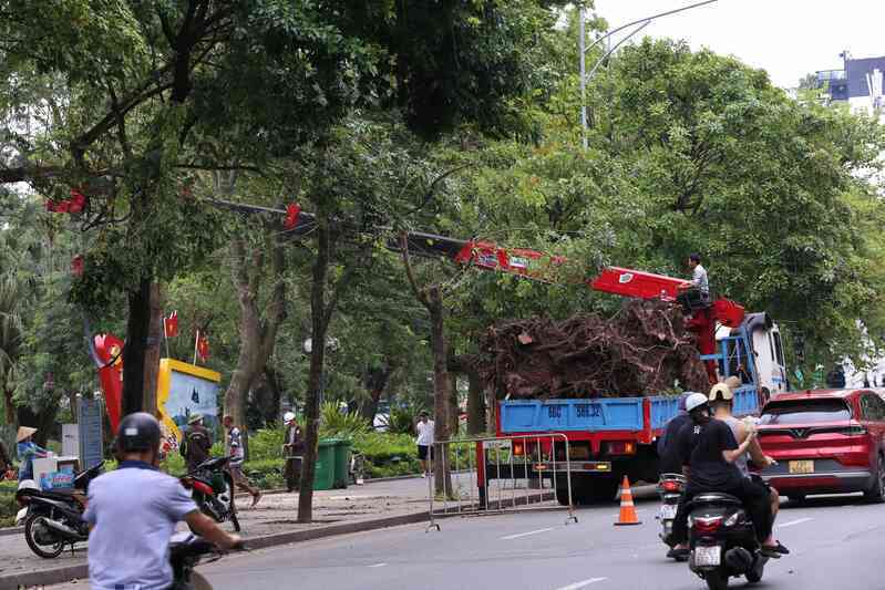 Chùm ảnh: Toàn cảnh Hà Nội sau một tuần bị ảnh hưởng bởi bão YAGI- Ảnh 12. Chùm ảnh: Toàn cảnh Hà Nội sau một tuần bị ảnh hưởng bởi bão YAGI- Ảnh 12.