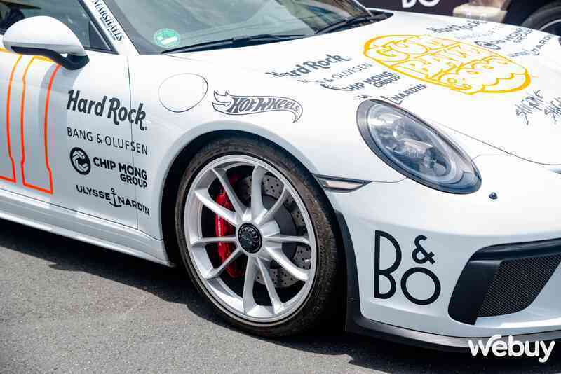 Chiêm ngưỡng loạt siêu xe tại Gumball 3000: Không chỉ đắt giá mà còn nổi bật về độ hiếm- Ảnh 30. Chiêm ngưỡng loạt siêu xe tại Gumball 3000: Không chỉ đắt giá mà còn nổi bật về độ hiếm- Ảnh 30.