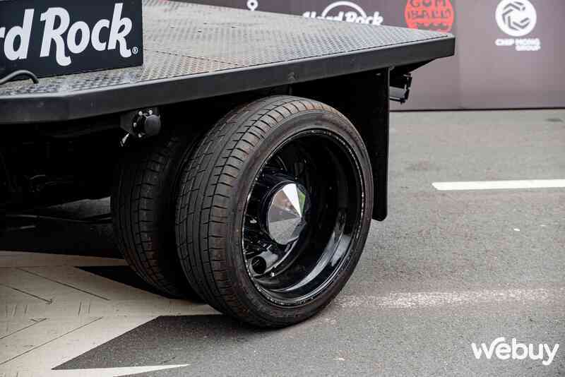 Chiêm ngưỡng loạt siêu xe tại Gumball 3000: Không chỉ đắt giá mà còn nổi bật về độ hiếm- Ảnh 39. Chiêm ngưỡng loạt siêu xe tại Gumball 3000: Không chỉ đắt giá mà còn nổi bật về độ hiếm- Ảnh 39.