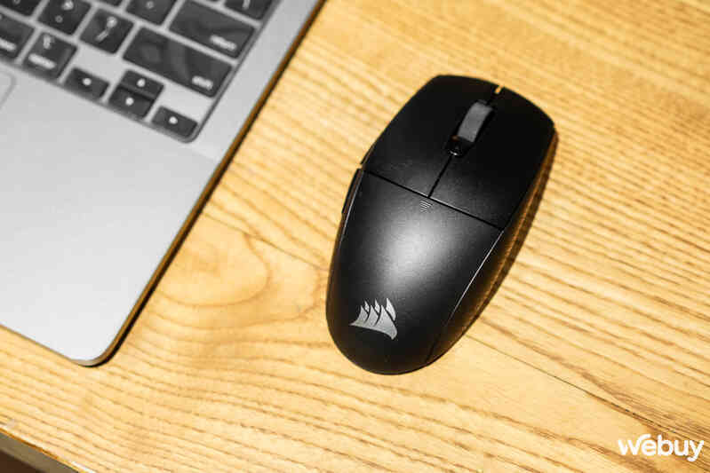 Đánh giá chuột gaming Corsair M55 Wireless: Chất lượng hoàn thiện như một "cỗ xe tăng"- Ảnh 13. Đánh giá chuột gaming Corsair M55 Wireless: Chất lượng hoàn thiện như một "cỗ xe tăng"- Ảnh 13.