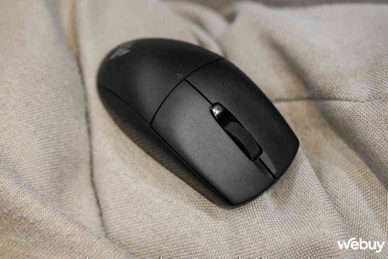Đánh giá chuột gaming Corsair M55 Wireless: Chất lượng hoàn thiện như một "cỗ xe tăng"- Ảnh 17. Đánh giá chuột gaming Corsair M55 Wireless: Chất lượng hoàn thiện như một "cỗ xe tăng"- Ảnh 17.