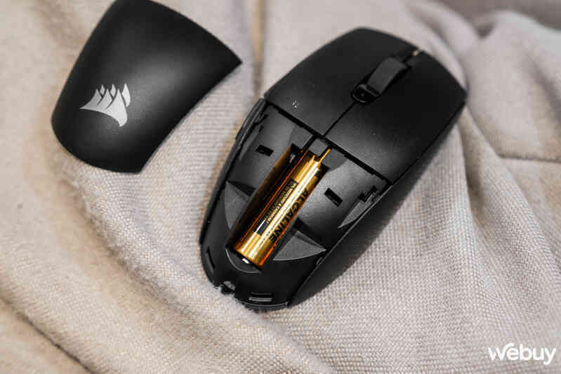 Đánh giá chuột gaming Corsair M55 Wireless: Chất lượng hoàn thiện như một "cỗ xe tăng"- Ảnh 6. Đánh giá chuột gaming Corsair M55 Wireless: Chất lượng hoàn thiện như một "cỗ xe tăng"- Ảnh 6.