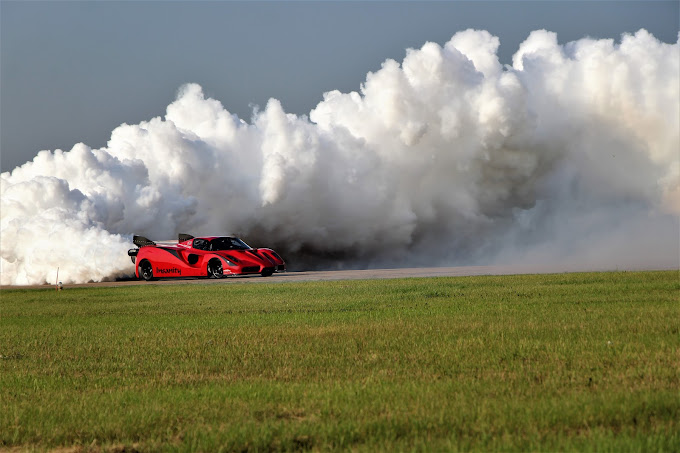 Insanity Jet Car: Chiếc xe được trang bị động cơ phản lực của Rolls-Royce, có thể đạt tốc độ lên tới hơn 643 km/h- Ảnh 3. Insanity Jet Car: Chiếc xe được trang bị động cơ phản lực của Rolls-Royce, có thể đạt tốc độ lên tới hơn 643 km/h- Ảnh 3.