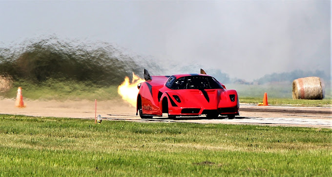 Insanity Jet Car: Chiếc xe được trang bị động cơ phản lực của Rolls-Royce, có thể đạt tốc độ lên tới hơn 643 km/h- Ảnh 6. Insanity Jet Car: Chiếc xe được trang bị động cơ phản lực của Rolls-Royce, có thể đạt tốc độ lên tới hơn 643 km/h- Ảnh 6.