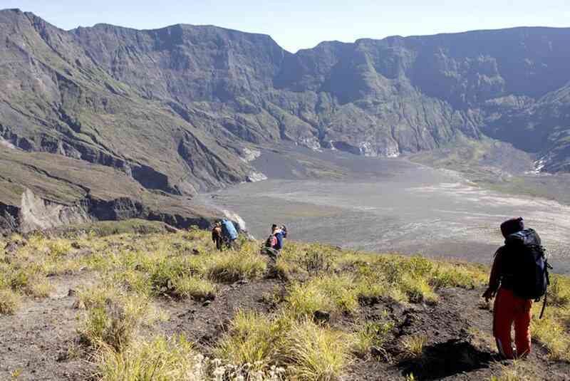 Nguy cơ từ 'Người khổng lồ' Tambora: Ngọn núi lửa có thể gây ra thảm họa toàn cầu- Ảnh 3. Nguy cơ từ 'Người khổng lồ' Tambora: Ngọn núi lửa có thể gây ra thảm họa toàn cầu- Ảnh 3.