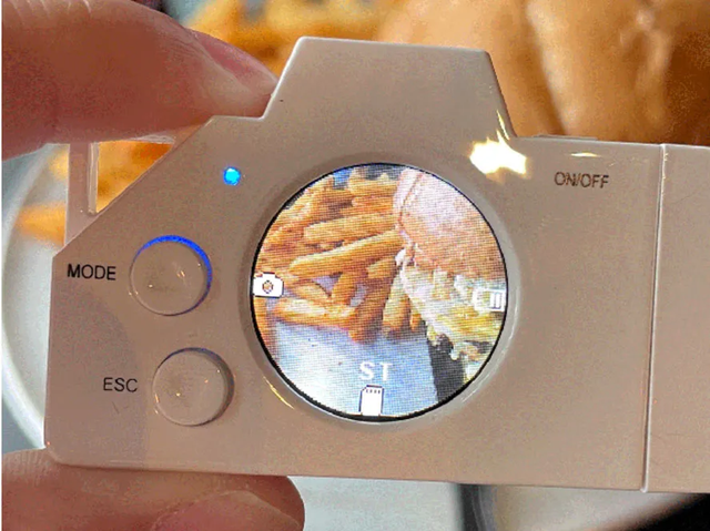 "Độc lạ" như người Nhật: Bán ổ USB Flash giá hơn 1,2 triệu đồng, tích hợp cả camera chụp ảnh?- Ảnh 2. "Độc lạ" như người Nhật: Bán ổ USB Flash giá hơn 1,2 triệu đồng, tích hợp cả camera chụp ảnh?- Ảnh 2.
