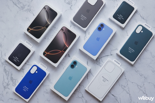 [Độc quyền] - Mở hộp iPhone 16 Pro và iPhone 16 Pro Max chính hãng VN/A trước khi mở bán: Màu Titan Sa Mạc cực đẹp