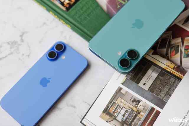 Trên tay iPhone 16 và iPhone 16 Plus chính hãng VN/A: Đây mới là chiếc iPhone đáng mua của năm nay, nhiều nâng cấp, có màu "Xanh Mòng Két" mới siêu đẹp- Ảnh 11. Trên tay iPhone 16 và iPhone 16 Plus chính hãng VN/A: Đây mới là chiếc iPhone đáng mua của năm nay, nhiều nâng cấp, có màu "Xanh Mòng Két" mới siêu đẹp- Ảnh 11.