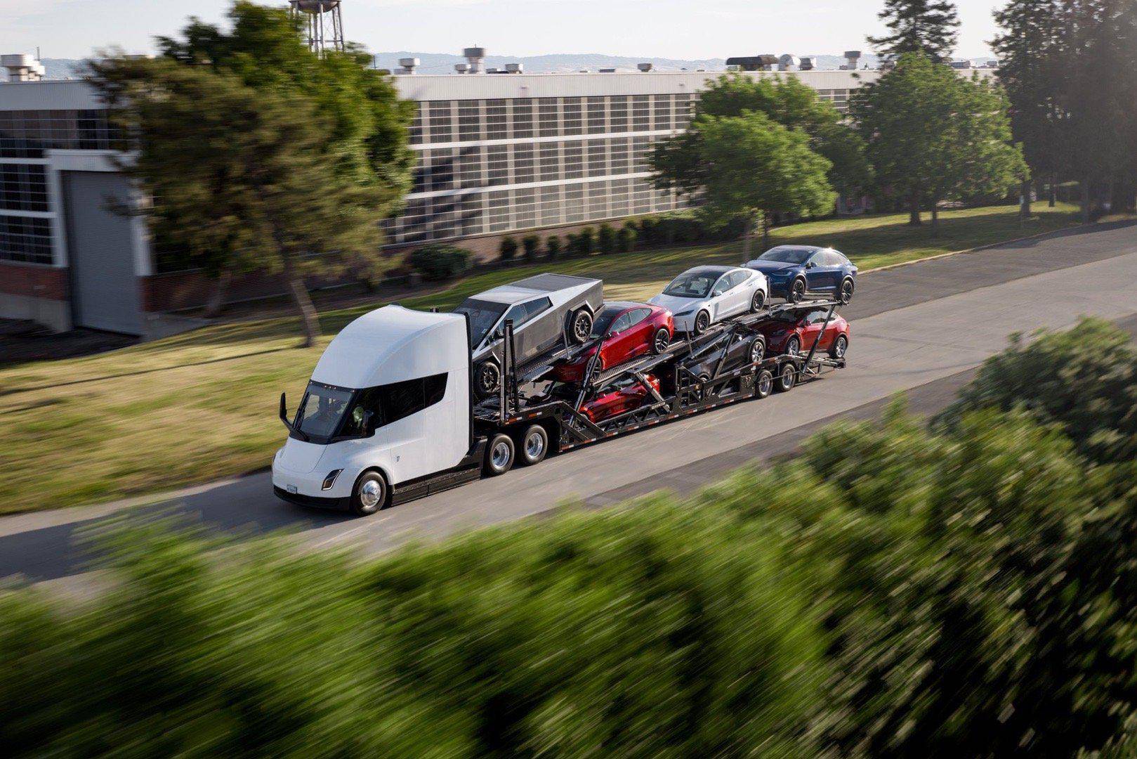 Vụ cháy đầu tiên của xe tải điện Tesla Semi: Cần 190.000 lít nước, 14 giờ để dập tắt!- Ảnh 5. Vụ cháy đầu tiên của xe tải điện Tesla Semi: Cần 190.000 lít nước, 14 giờ để dập tắt!- Ảnh 5.
