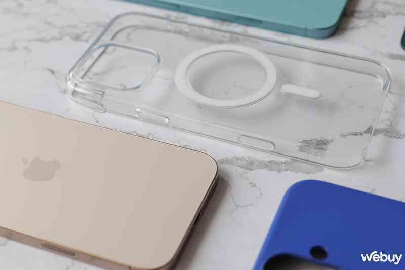 Đây là ốp lưng chính hãng Apple cho iPhone 16: Không phải dạng khoét lỗ mà là cảm ứng trực tiếp qua ốp, dùng cực mượt- Ảnh 4. Đây là ốp lưng chính hãng Apple cho iPhone 16: Không phải dạng khoét lỗ mà là cảm ứng trực tiếp qua ốp, dùng cực mượt- Ảnh 4.