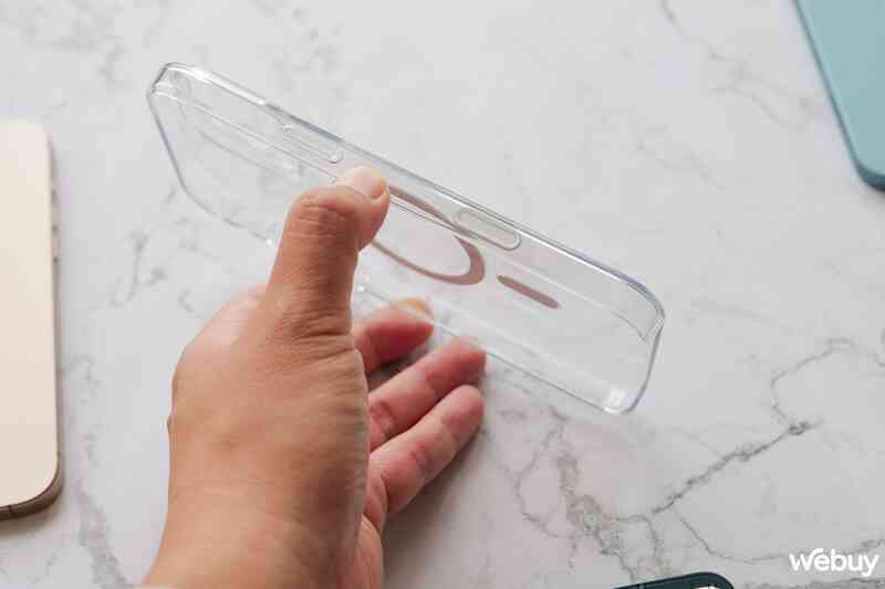 Đây là ốp lưng chính hãng Apple cho iPhone 16: Không phải dạng khoét lỗ mà là cảm ứng trực tiếp qua ốp, dùng cực mượt- Ảnh 8. Đây là ốp lưng chính hãng Apple cho iPhone 16: Không phải dạng khoét lỗ mà là cảm ứng trực tiếp qua ốp, dùng cực mượt- Ảnh 8.