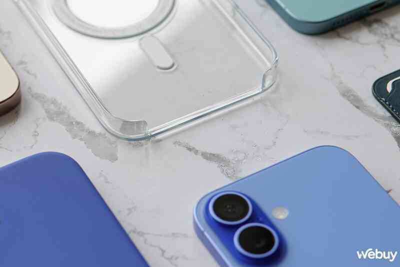 Đây là ốp lưng chính hãng Apple cho iPhone 16: Không phải dạng khoét lỗ mà là cảm ứng trực tiếp qua ốp, dùng cực mượt- Ảnh 9. Đây là ốp lưng chính hãng Apple cho iPhone 16: Không phải dạng khoét lỗ mà là cảm ứng trực tiếp qua ốp, dùng cực mượt- Ảnh 9.