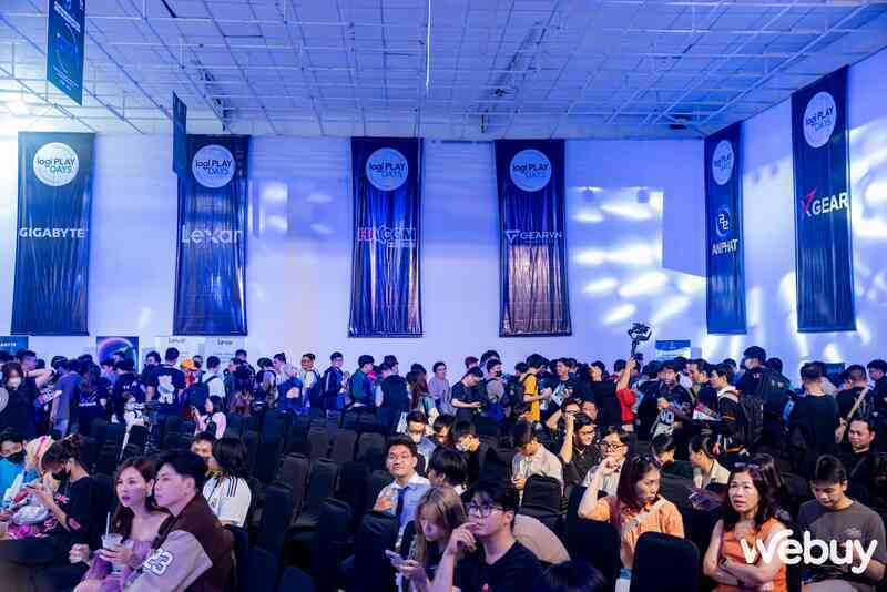 Fan GAM Esports háo hức gửi lời chúc đến thần tượng trước Chung kết Thế giới tại Logi PLAY 2024- Ảnh 2. Fan GAM Esports háo hức gửi lời chúc đến thần tượng trước Chung kết Thế giới tại Logi PLAY 2024- Ảnh 2.