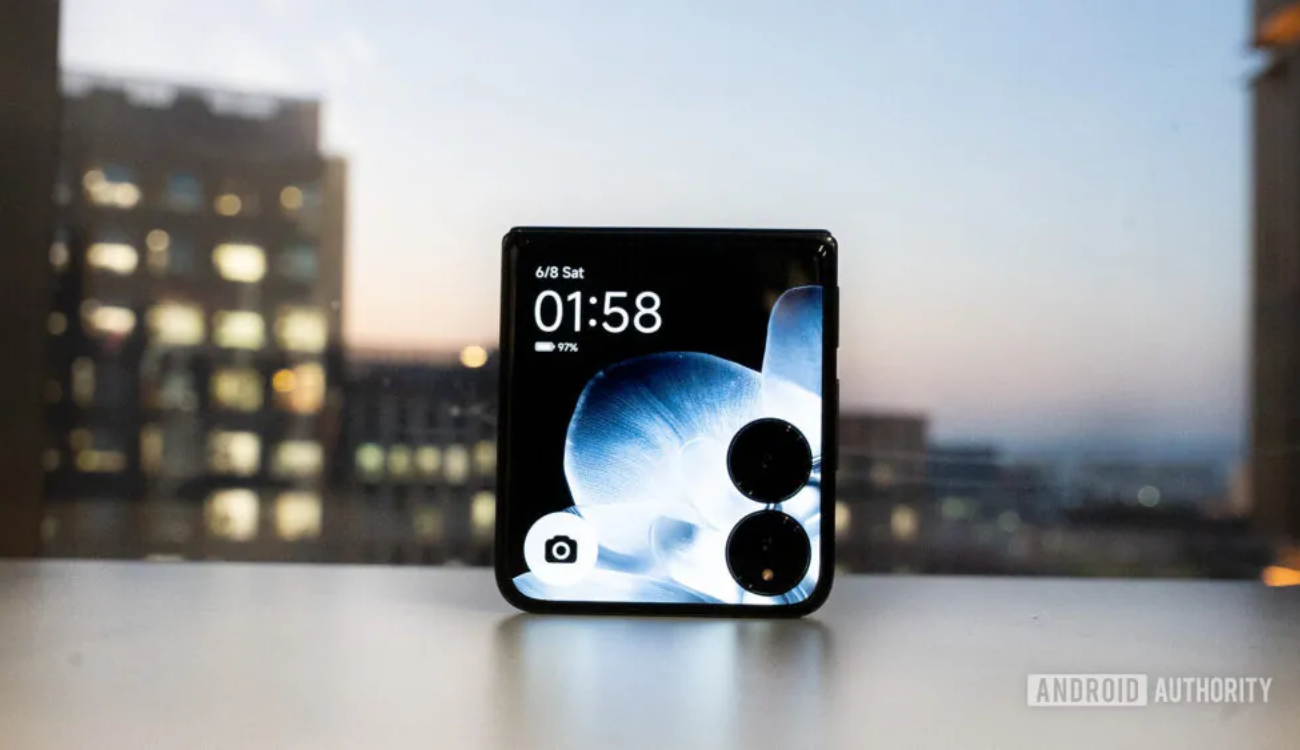 Đối thủ lớn nhất của Galaxy Z Flip6 chính thức mở bán trên toàn cầu- Ảnh 2. Đối thủ lớn nhất của Galaxy Z Flip6 chính thức mở bán trên toàn cầu- Ảnh 2.