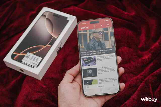 Mở hộp chiếc iPhone khiến người Việt xếp hàng tới tận 3 giờ sáng để nhận máy- Ảnh 13. Mở hộp chiếc iPhone khiến người Việt xếp hàng tới tận 3 giờ sáng để nhận máy- Ảnh 13.
