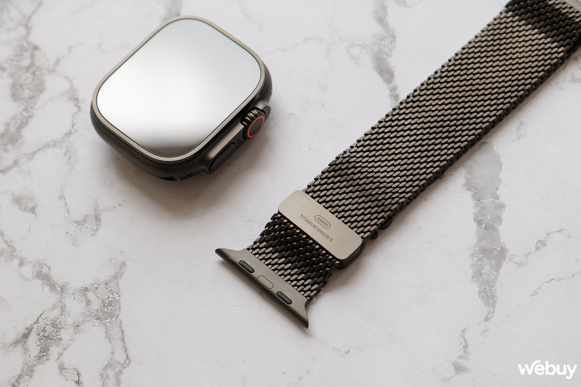 Soi từng chi tiết dây đeo Titan giá 6 triệu của Apple Watch Ultra 2 bằng camera macro 48MP mới trên iPhone 16 Pro Max- Ảnh 13. Soi từng chi tiết dây đeo Titan giá 6 triệu của Apple Watch Ultra 2 bằng camera macro 48MP mới trên iPhone 16 Pro Max- Ảnh 13.