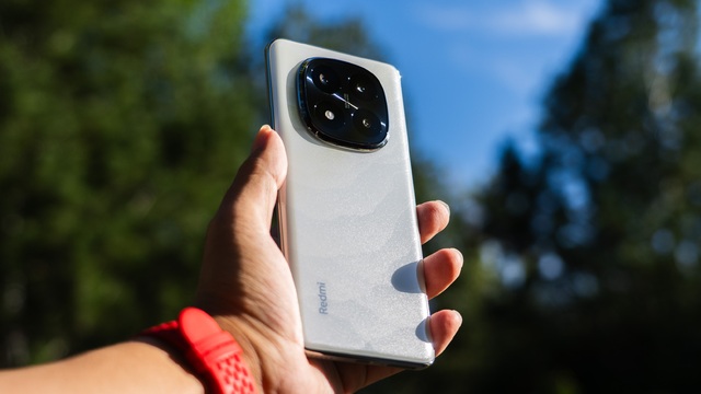 Trên tay điện thoại siêu chống nước, siêu bền bỉ của Xiaomi, hiệu năng mạnh mà pin lại còn khủng, giá chỉ hơn 6 triệu đồng- Ảnh 3. Trên tay điện thoại siêu chống nước, siêu bền bỉ của Xiaomi, hiệu năng mạnh mà pin lại còn khủng, giá chỉ hơn 6 triệu đồng- Ảnh 3.