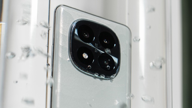 Trên tay điện thoại siêu chống nước, siêu bền bỉ của Xiaomi, hiệu năng mạnh mà pin lại còn khủng, giá chỉ hơn 6 triệu đồng- Ảnh 8. Trên tay điện thoại siêu chống nước, siêu bền bỉ của Xiaomi, hiệu năng mạnh mà pin lại còn khủng, giá chỉ hơn 6 triệu đồng- Ảnh 8.