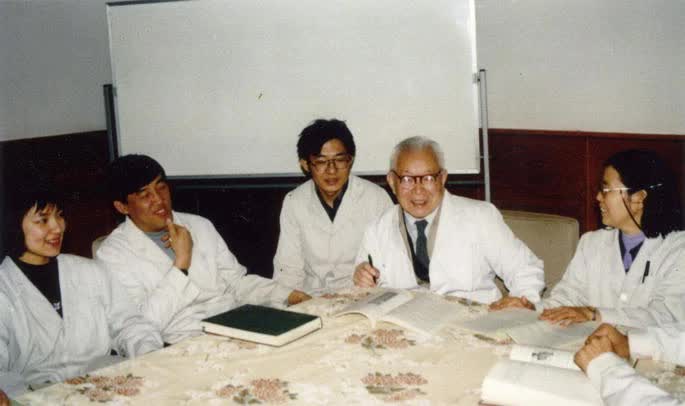 Bí ẩn Cúm Nga năm 1977: Một đại dịch tự ứng nghiệm từ “lỗ hổng không-thời gian” trong Chiến tranh Lạnh- Ảnh 9. Bí ẩn Cúm Nga năm 1977: Một đại dịch tự ứng nghiệm từ “lỗ hổng không-thời gian” trong Chiến tranh Lạnh- Ảnh 9.
