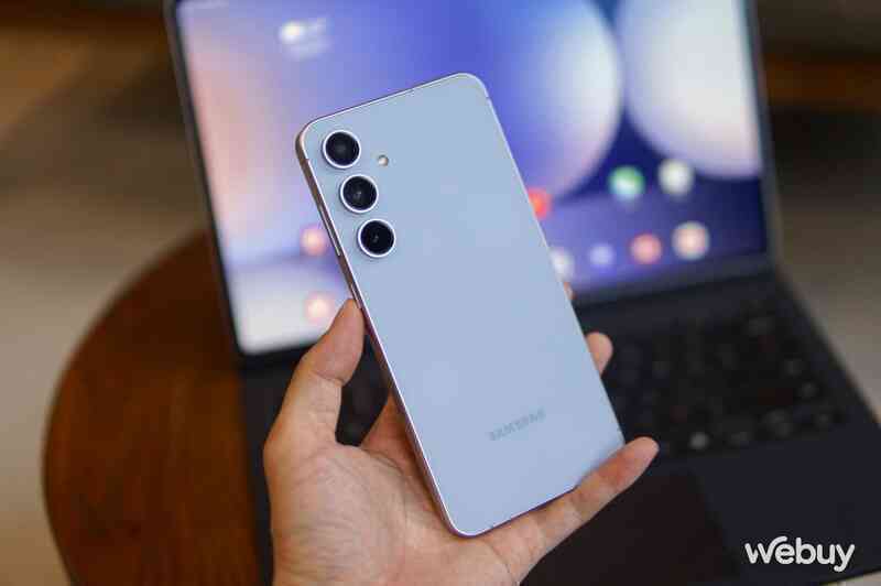 Trải nghiệm nhanh Galaxy Tab S10 Ultra và S24 FE mới: Màn hình chống chói, cấu hình vẫn mạnh và tích hợp AI- Ảnh 33. Trải nghiệm nhanh Galaxy Tab S10 Ultra và S24 FE mới: Màn hình chống chói, cấu hình vẫn mạnh và tích hợp AI- Ảnh 33.