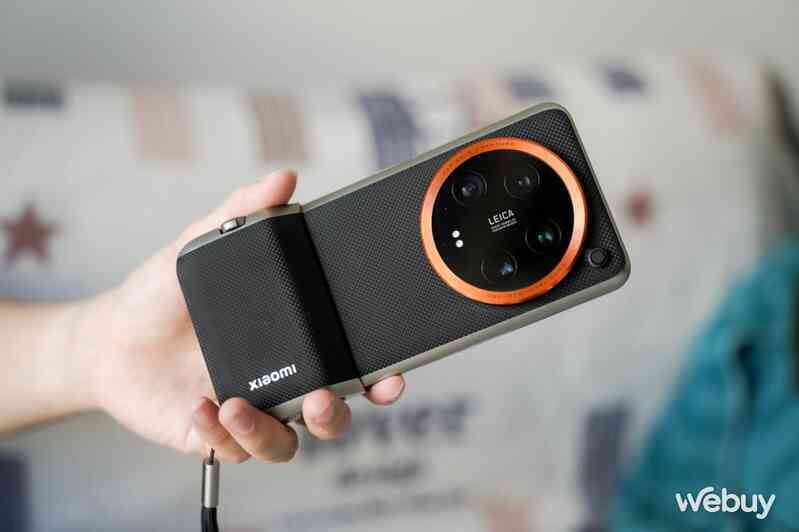 Xiaomi 14 Ultra cũng có nút chụp ảnh nhờ phụ kiện độc quyền này, tính năng và trải nghiệm khá hơn nút chụp trên iPhone 16