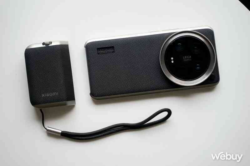 Xiaomi 14 Ultra cũng có nút chụp ảnh nhờ phụ kiện độc quyền này, tính năng và trải nghiệm khá hơn nút chụp trên iPhone 16- Ảnh 2. Xiaomi 14 Ultra cũng có nút chụp ảnh nhờ phụ kiện độc quyền này, tính năng và trải nghiệm khá hơn nút chụp trên iPhone 16- Ảnh 2.