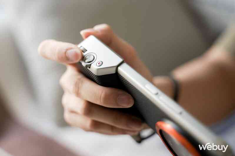 Xiaomi 14 Ultra cũng có nút chụp ảnh nhờ phụ kiện độc quyền này, tính năng và trải nghiệm khá hơn nút chụp trên iPhone 16- Ảnh 11. Xiaomi 14 Ultra cũng có nút chụp ảnh nhờ phụ kiện độc quyền này, tính năng và trải nghiệm khá hơn nút chụp trên iPhone 16- Ảnh 11.