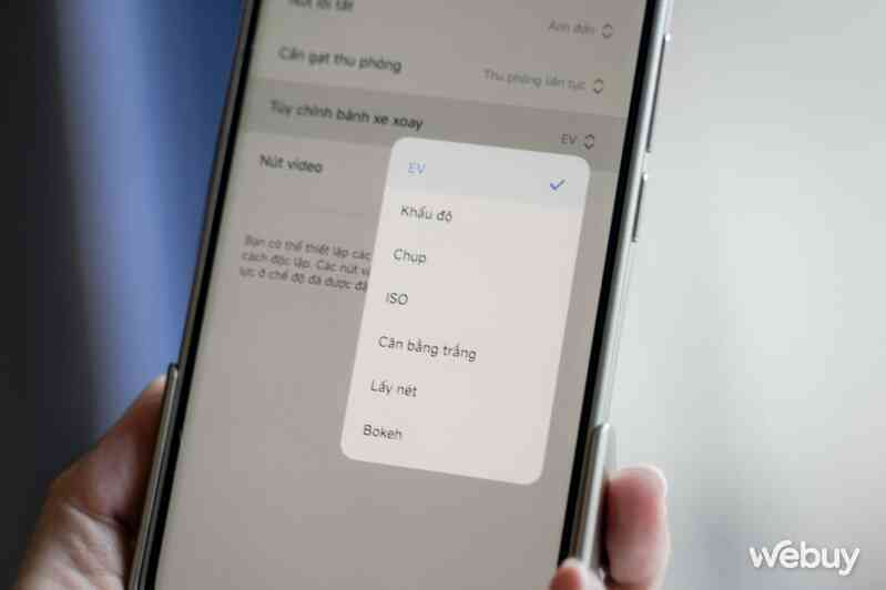 Xiaomi 14 Ultra cũng có nút chụp ảnh nhờ phụ kiện độc quyền này, tính năng và trải nghiệm khá hơn nút chụp trên iPhone 16- Ảnh 14. Xiaomi 14 Ultra cũng có nút chụp ảnh nhờ phụ kiện độc quyền này, tính năng và trải nghiệm khá hơn nút chụp trên iPhone 16- Ảnh 14.