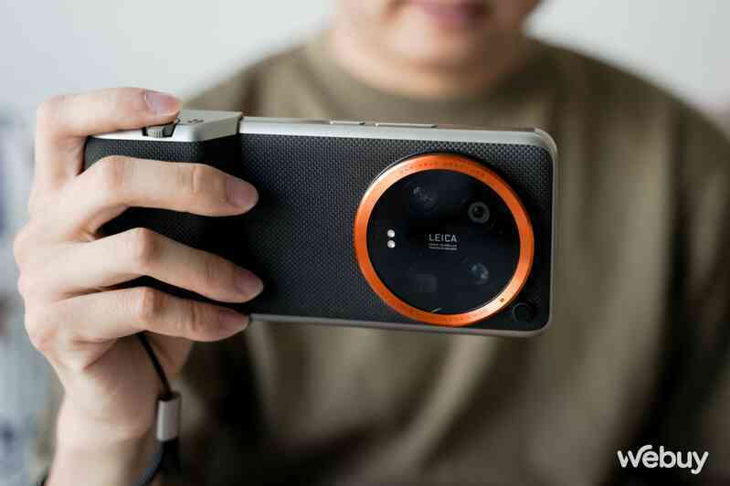 Xiaomi 14 Ultra cũng có nút chụp ảnh nhờ phụ kiện độc quyền này, tính năng và trải nghiệm khá hơn nút chụp trên iPhone 16- Ảnh 20. Xiaomi 14 Ultra cũng có nút chụp ảnh nhờ phụ kiện độc quyền này, tính năng và trải nghiệm khá hơn nút chụp trên iPhone 16- Ảnh 20.