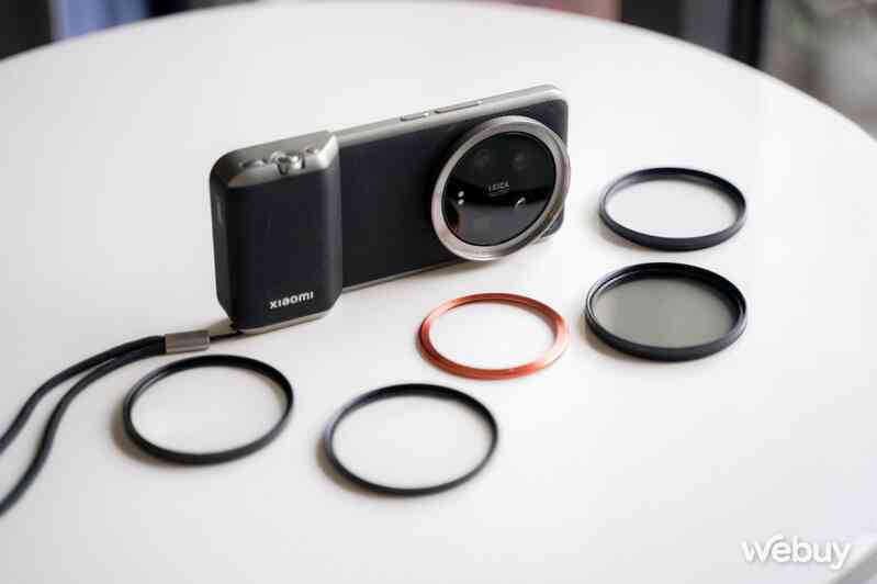 Xiaomi 14 Ultra cũng có nút chụp ảnh nhờ phụ kiện độc quyền này, tính năng và trải nghiệm khá hơn nút chụp trên iPhone 16- Ảnh 9. Xiaomi 14 Ultra cũng có nút chụp ảnh nhờ phụ kiện độc quyền này, tính năng và trải nghiệm khá hơn nút chụp trên iPhone 16- Ảnh 9.
