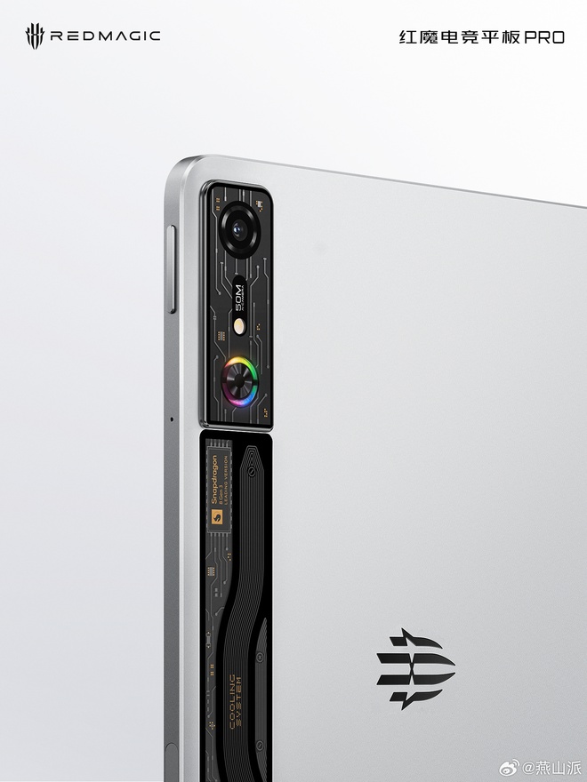 Sắp có máy tính bảng chơi game xịn, thiết kế đẹp, chip Snapdragon 8 Gen 3 cực mạnh- Ảnh 4. Sắp có máy tính bảng chơi game xịn, thiết kế đẹp, chip Snapdragon 8 Gen 3 cực mạnh- Ảnh 4.