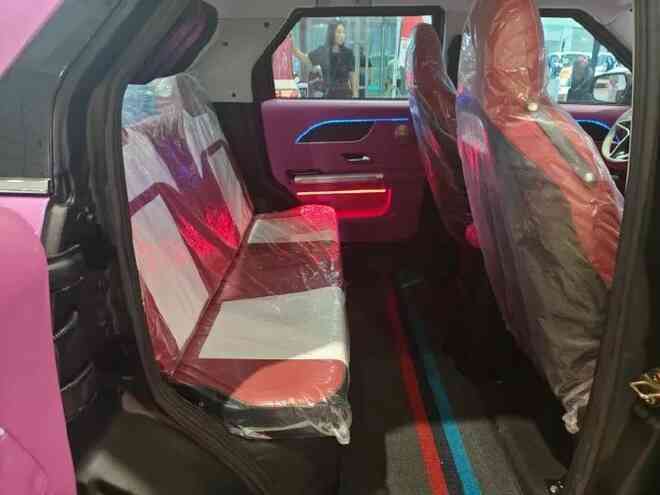 Xe 'siêu sang' giá rẻ bất ngờ: Trung Quốc tung ra loạt xe Rolls-Royce và Maybach phiên bản mini cho người 'sành điệu' nhưng ít tiền!- Ảnh 9. Xe 'siêu sang' giá rẻ bất ngờ: Trung Quốc tung ra loạt xe Rolls-Royce và Maybach phiên bản mini cho người 'sành điệu' nhưng ít tiền!- Ảnh 9.