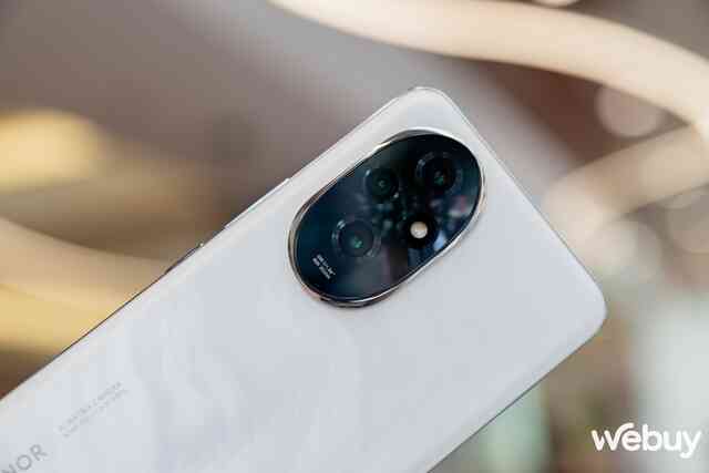 Hành trình tìm kiếm bức ảnh chân dung trị giá 2.000 EUR với Honor 200 5G, có dễ như lời đồn?- Ảnh 3. Hành trình tìm kiếm bức ảnh chân dung trị giá 2.000 EUR với Honor 200 5G, có dễ như lời đồn?- Ảnh 3.