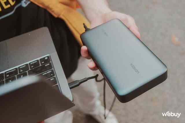 Pin dự phòng này siêu khủng: Dung lượng 25.000mAh, công suất 145W, sạc 3 thiết bị cùng lúc, sạc được cả MacBook Pro mà giá chưa tới 1 triệu đồng- Ảnh 14. Pin dự phòng này siêu khủng: Dung lượng 25.000mAh, công suất 145W, sạc 3 thiết bị cùng lúc, sạc được cả MacBook Pro mà giá chưa tới 1 triệu đồng- Ảnh 14.