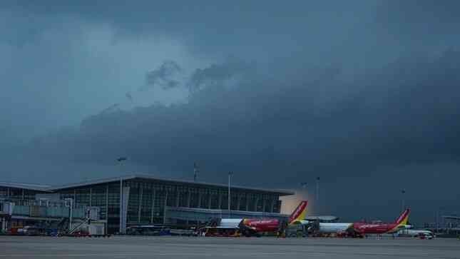 Nội Bài đóng cửa, toàn bộ máy bay chằng néo trên sân đỗ- Ảnh 9. Nội Bài đóng cửa, toàn bộ máy bay chằng néo trên sân đỗ- Ảnh 9.