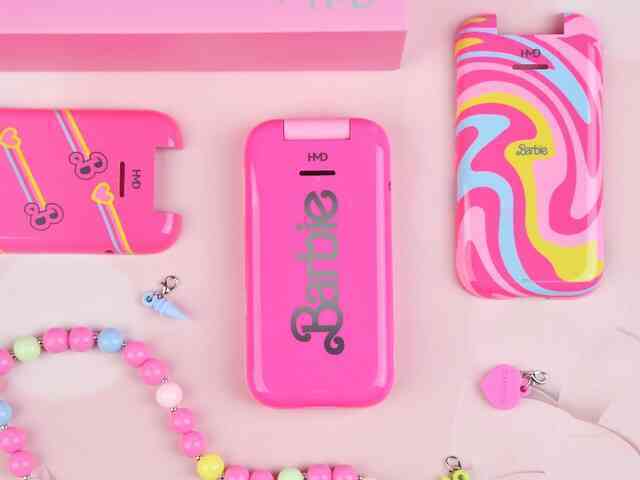 Mở hộp điện thoại Barbie: Màu hồng cá tính, cực kỳ nhiều phụ kiện, giá hơn 3 triệu đồng- Ảnh 11. Mở hộp điện thoại Barbie: Màu hồng cá tính, cực kỳ nhiều phụ kiện, giá hơn 3 triệu đồng- Ảnh 11.