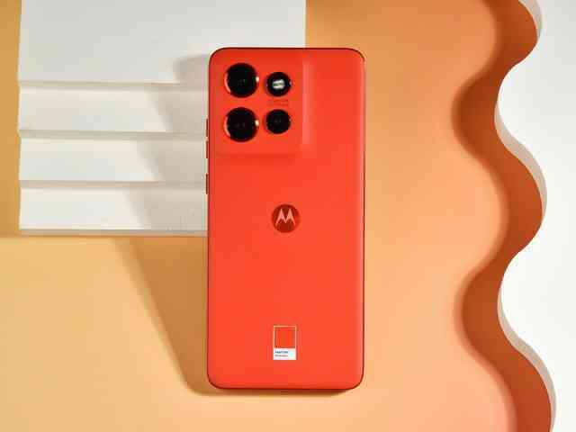 Ra mắt smartphone nhỏ gọn hiếm hoi phân khúc tầm trung: Mặt lưng giả da, chip Dimensity 7300, camera 50MP, có chống nước IP68- Ảnh 2. Ra mắt smartphone nhỏ gọn hiếm hoi phân khúc tầm trung: Mặt lưng giả da, chip Dimensity 7300, camera 50MP, có chống nước IP68- Ảnh 2.