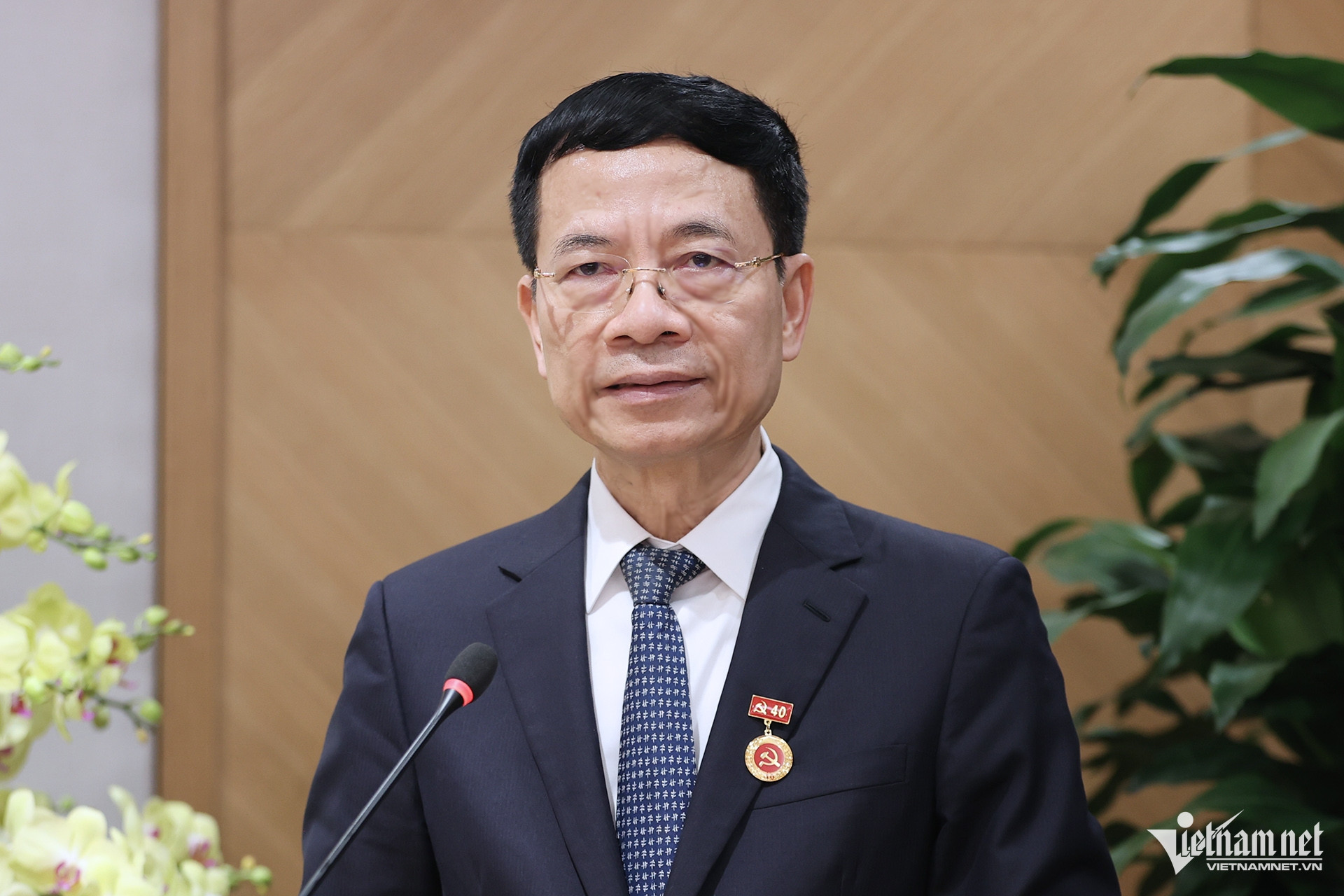 W-BT Hung 40 nam tuoi Dang 4.jpg