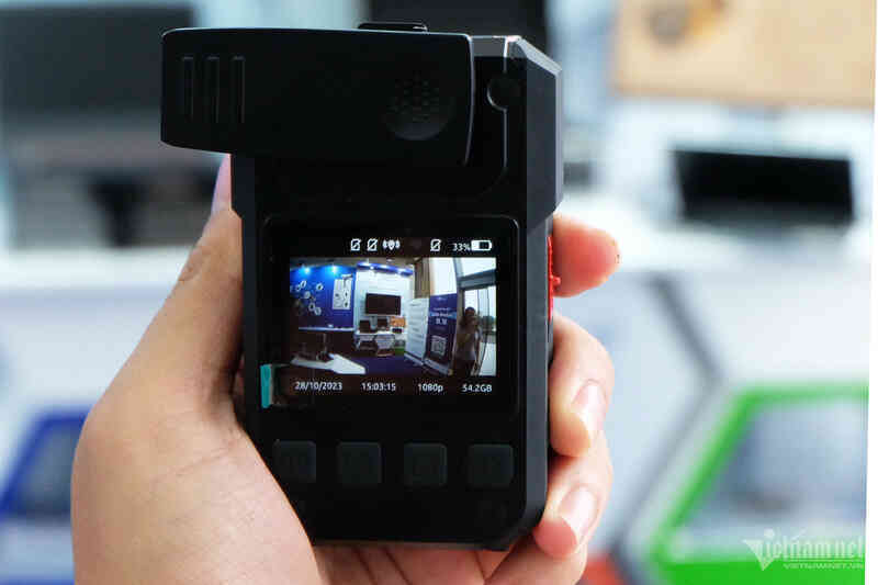 Sau camera gắn người, nên ứng dụng công nghệ gì để quản lý giao thông?