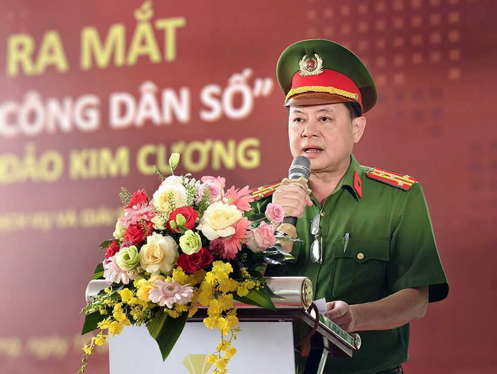 Công an TPHCM ra mắt 