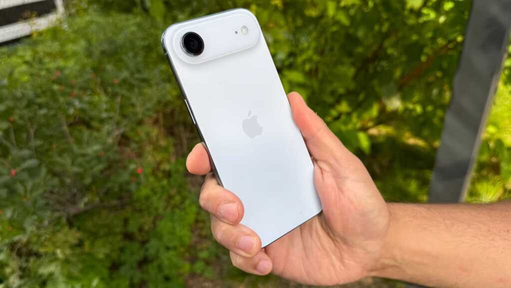 Những khuyết điểm không thể che giấu của iPhone Air
