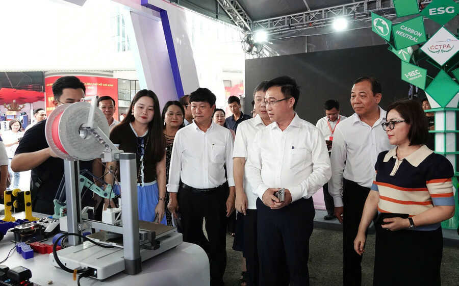 lanh dao tphcm.jpg