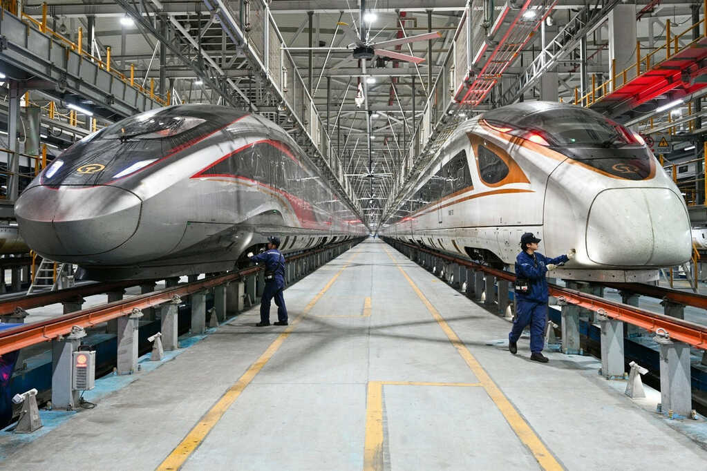 Cần bao nhiêu người vận hành đường sắt tốc độ cao và các metro?