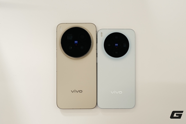 Trên tay vivo X300 và X300 Pro: Thiết kế vuông vắn, camera ZEISS cực xịn, có cả phụ kiện zoom siêu xa cho ai thích "bắn tỉa"