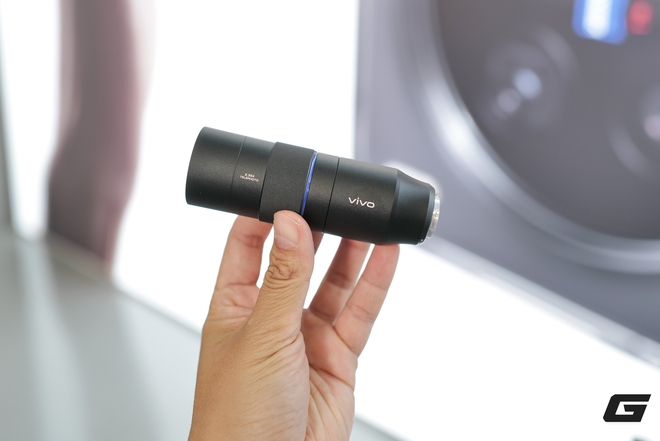 Trên tay vivo X300 và X300 Pro: Thiết kế vuông vắn, camera ZEISS cực xịn, có cả phụ kiện zoom siêu xa cho ai thích "bắn tỉa"- Ảnh 12. Trên tay vivo X300 và X300 Pro: Thiết kế vuông vắn, camera ZEISS cực xịn, có cả phụ kiện zoom siêu xa cho ai thích "bắn tỉa"- Ảnh 12.
