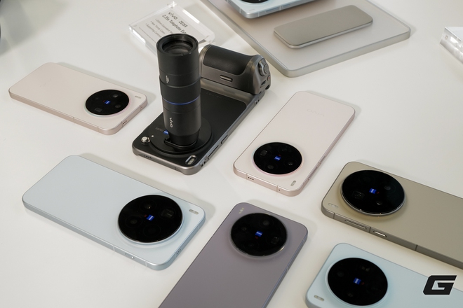 Trên tay vivo X300 và X300 Pro: Thiết kế vuông vắn, camera ZEISS cực xịn, có cả phụ kiện zoom siêu xa cho ai thích "bắn tỉa"- Ảnh 20. Trên tay vivo X300 và X300 Pro: Thiết kế vuông vắn, camera ZEISS cực xịn, có cả phụ kiện zoom siêu xa cho ai thích "bắn tỉa"- Ảnh 20.
