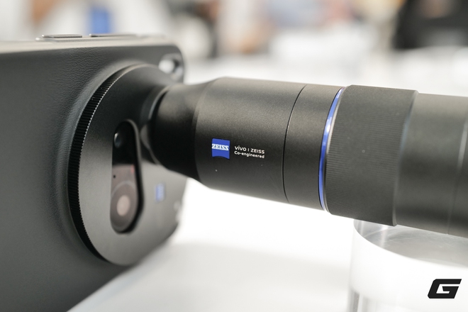 Trên tay vivo X300 và X300 Pro: Thiết kế vuông vắn, camera ZEISS cực xịn, có cả phụ kiện zoom siêu xa cho ai thích "bắn tỉa"- Ảnh 23. Trên tay vivo X300 và X300 Pro: Thiết kế vuông vắn, camera ZEISS cực xịn, có cả phụ kiện zoom siêu xa cho ai thích "bắn tỉa"- Ảnh 23.