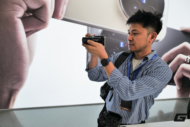 Trên tay vivo X300 và X300 Pro: Thiết kế vuông vắn, camera ZEISS cực xịn, có cả phụ kiện zoom siêu xa cho ai thích "bắn tỉa"- Ảnh 24. Trên tay vivo X300 và X300 Pro: Thiết kế vuông vắn, camera ZEISS cực xịn, có cả phụ kiện zoom siêu xa cho ai thích "bắn tỉa"- Ảnh 24.