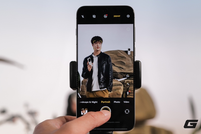 Trên tay vivo X300 và X300 Pro: Thiết kế vuông vắn, camera ZEISS cực xịn, có cả phụ kiện zoom siêu xa cho ai thích "bắn tỉa"- Ảnh 29. Trên tay vivo X300 và X300 Pro: Thiết kế vuông vắn, camera ZEISS cực xịn, có cả phụ kiện zoom siêu xa cho ai thích "bắn tỉa"- Ảnh 29.