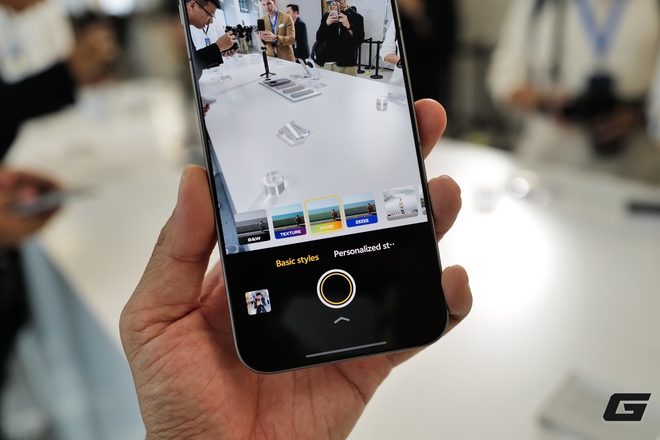 Trên tay vivo X300 và X300 Pro: Thiết kế vuông vắn, camera ZEISS cực xịn, có cả phụ kiện zoom siêu xa cho ai thích "bắn tỉa"- Ảnh 10. Trên tay vivo X300 và X300 Pro: Thiết kế vuông vắn, camera ZEISS cực xịn, có cả phụ kiện zoom siêu xa cho ai thích "bắn tỉa"- Ảnh 10.